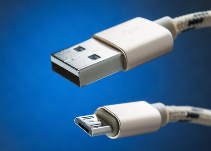 Kabel micro USB kompatybilny z wieloma urządzeniami